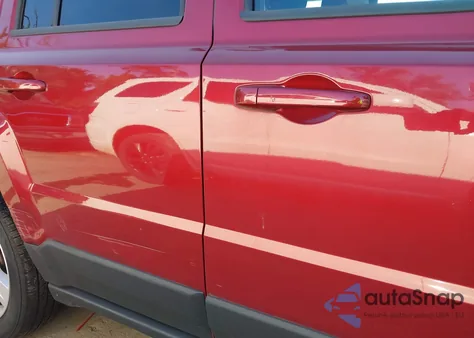 2013 Jeep Patriot Latitude z USA, uszkodzony, nr VIN 1C4NJRFB5DD228431